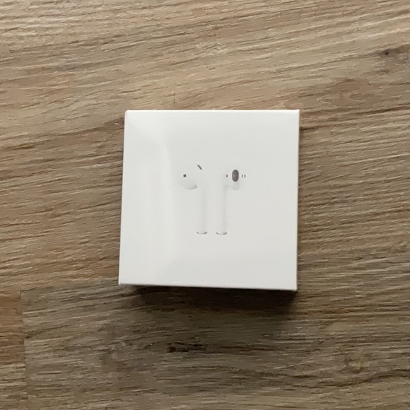 Apple White Wireless Earbuds